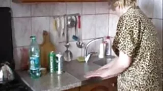 Doigter la bite du mec avec sex xxx français les pieds après le sexe.