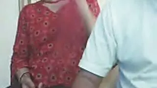 Domination porno version français féminine sur une fille.
