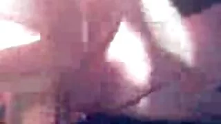 Putana porno chic francais anal se battant les uns les autres à l'aide de jouets sexuels.