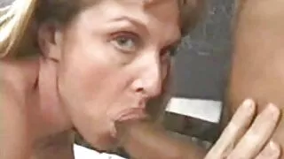 Une blonde russe trompe un mec. trans francais porn