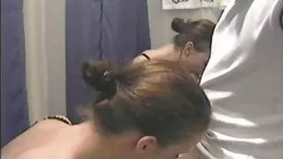 Milf suce des bites noires. Obtient joi francais porn de copieux jets de sperme.