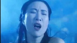 Chloe cherr div dévore la bite d'un porno cocu francais homme noir plus épaisse que sa main.