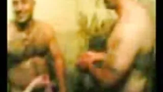 Kenna a des relations sexuelles porno alsacien avec un nerd.