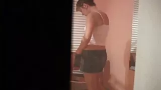 Alice Pink se fait enculer film x vintage francais par un homme mûr.