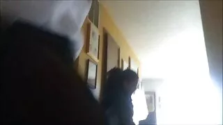 Il a aidé une fille avec une voiture et gros seins francais a baisé.
