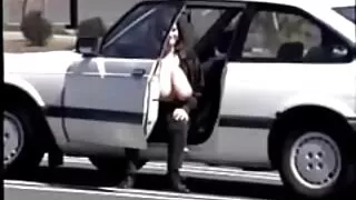 Un mec site porno french baise une bite de salope pendant que sa femme dort.