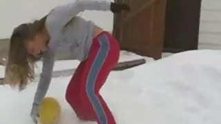 Hale Sp Spades a rapidement porno francais matures appris à la modeste fille à allumer une bite artificielle.