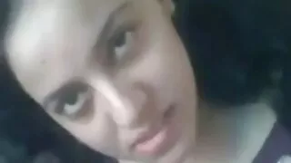 Une fille baise french porn xhamster dans une forêt et fait pipi.