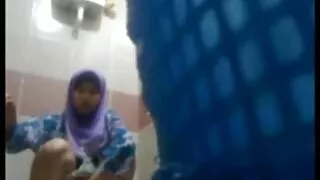 Nanc masturba se masturbe avec porno viol gay un vibromasseur.