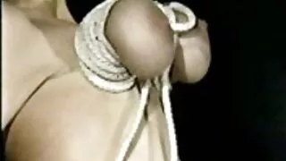 Blonde baisée au casting porno francais classique avec un homme noir.